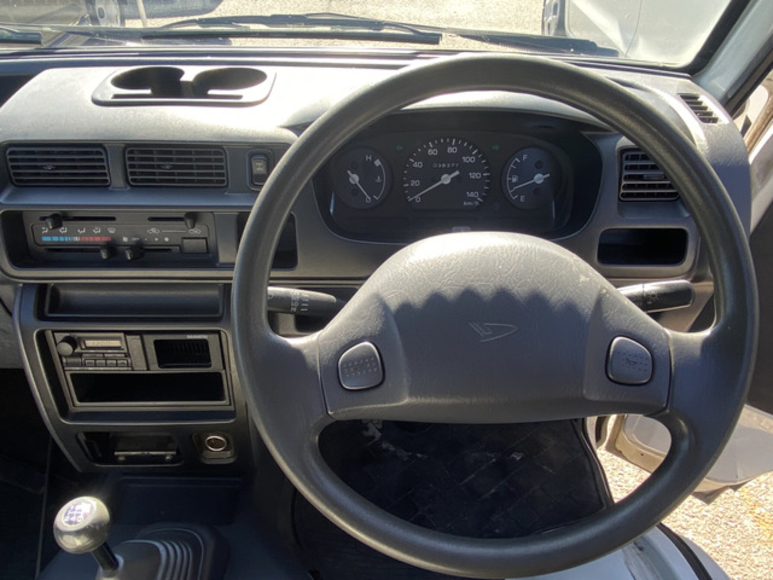 1999 Daihatsu Hijet JDM car for sale — photo 14 of 19