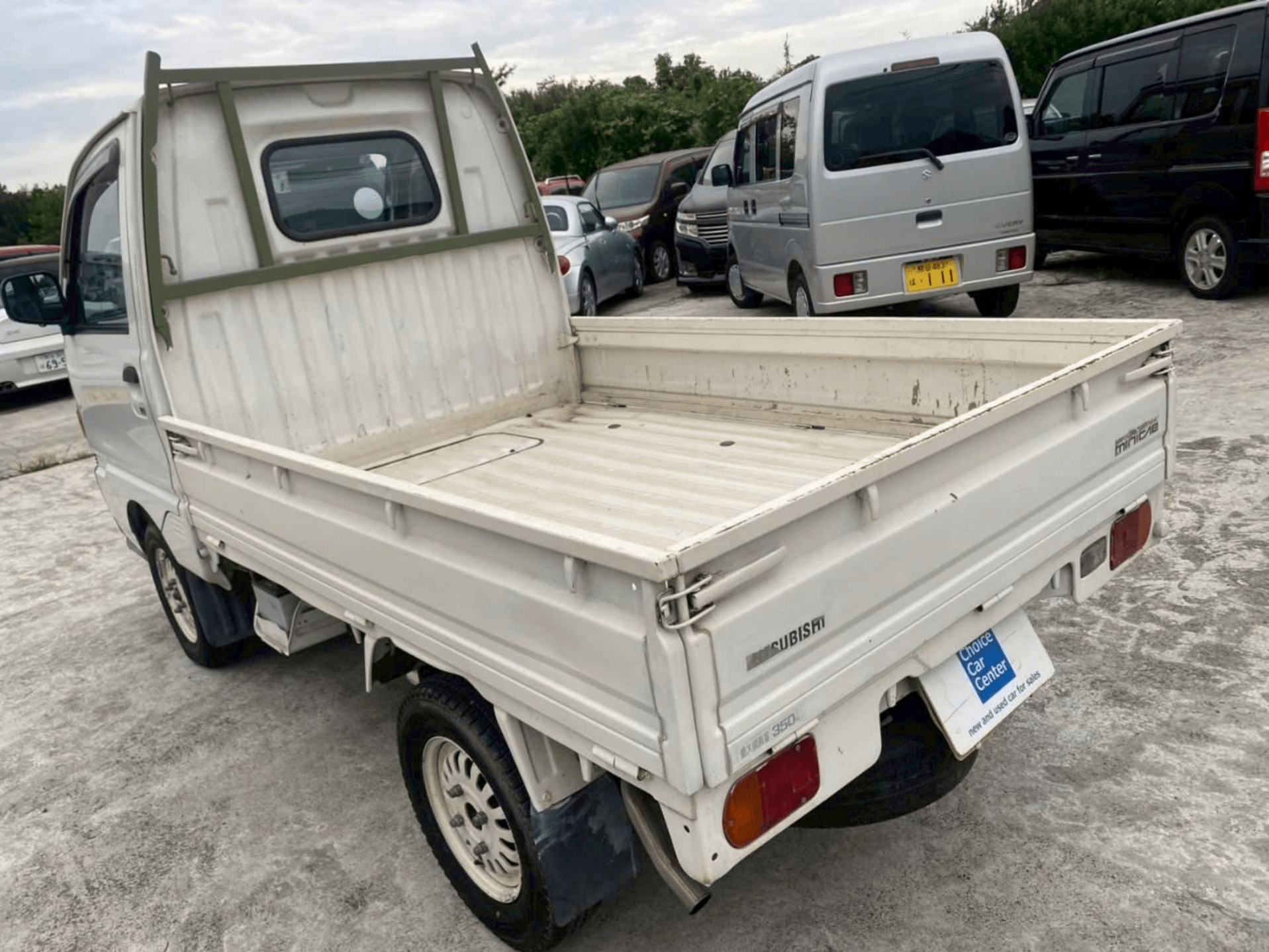 1998 Mitsubishi Minicab JDM car for sale — photo 9 of 25