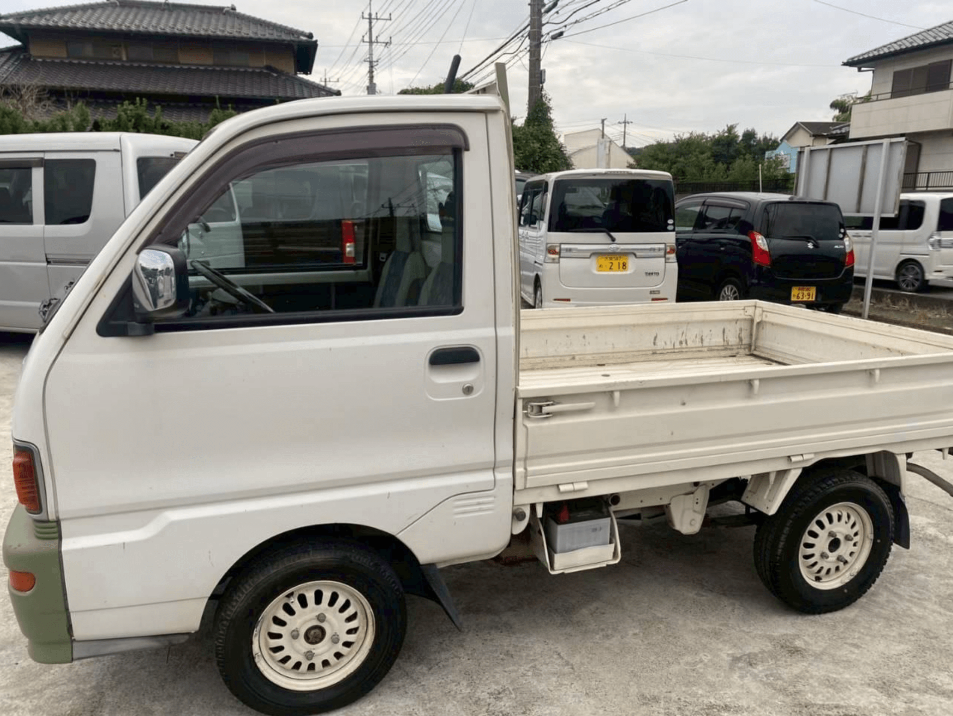 1998 Mitsubishi Minicab JDM car for sale — photo 21 of 25