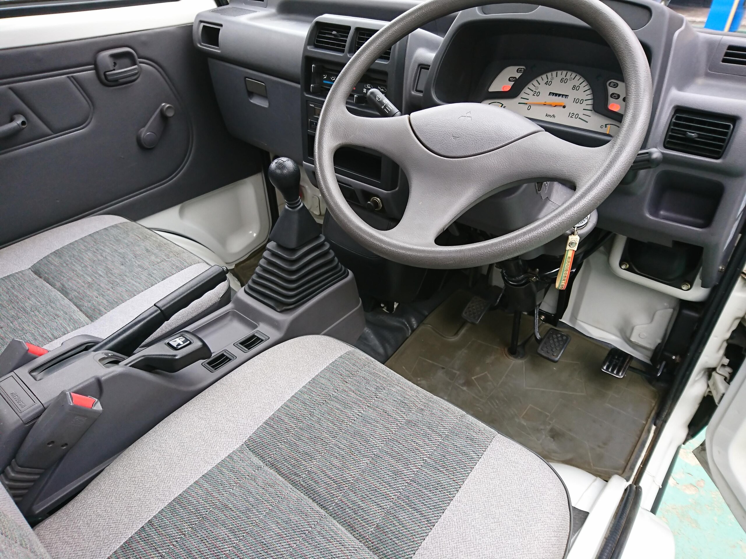 1995 Mitsubishi Minicab JDM car for sale — photo 13 of 25