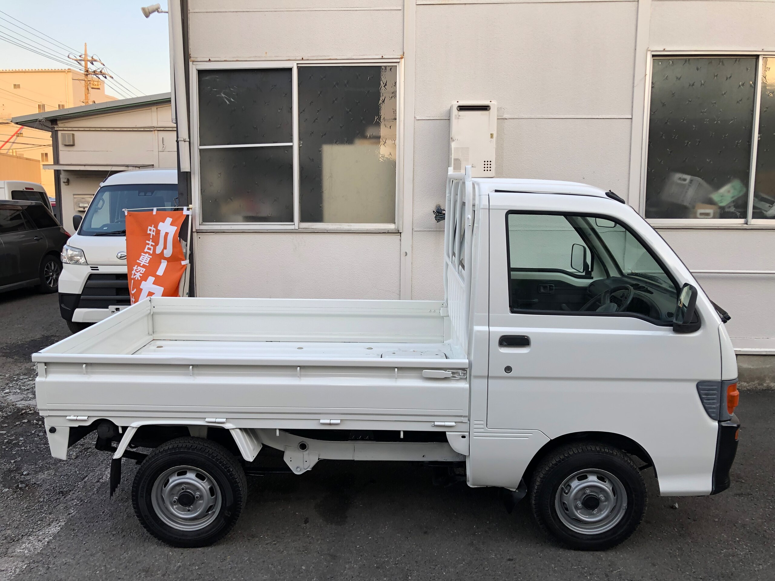 1998 Daihatsu Hijet JDM car for sale — photo 13 of 25