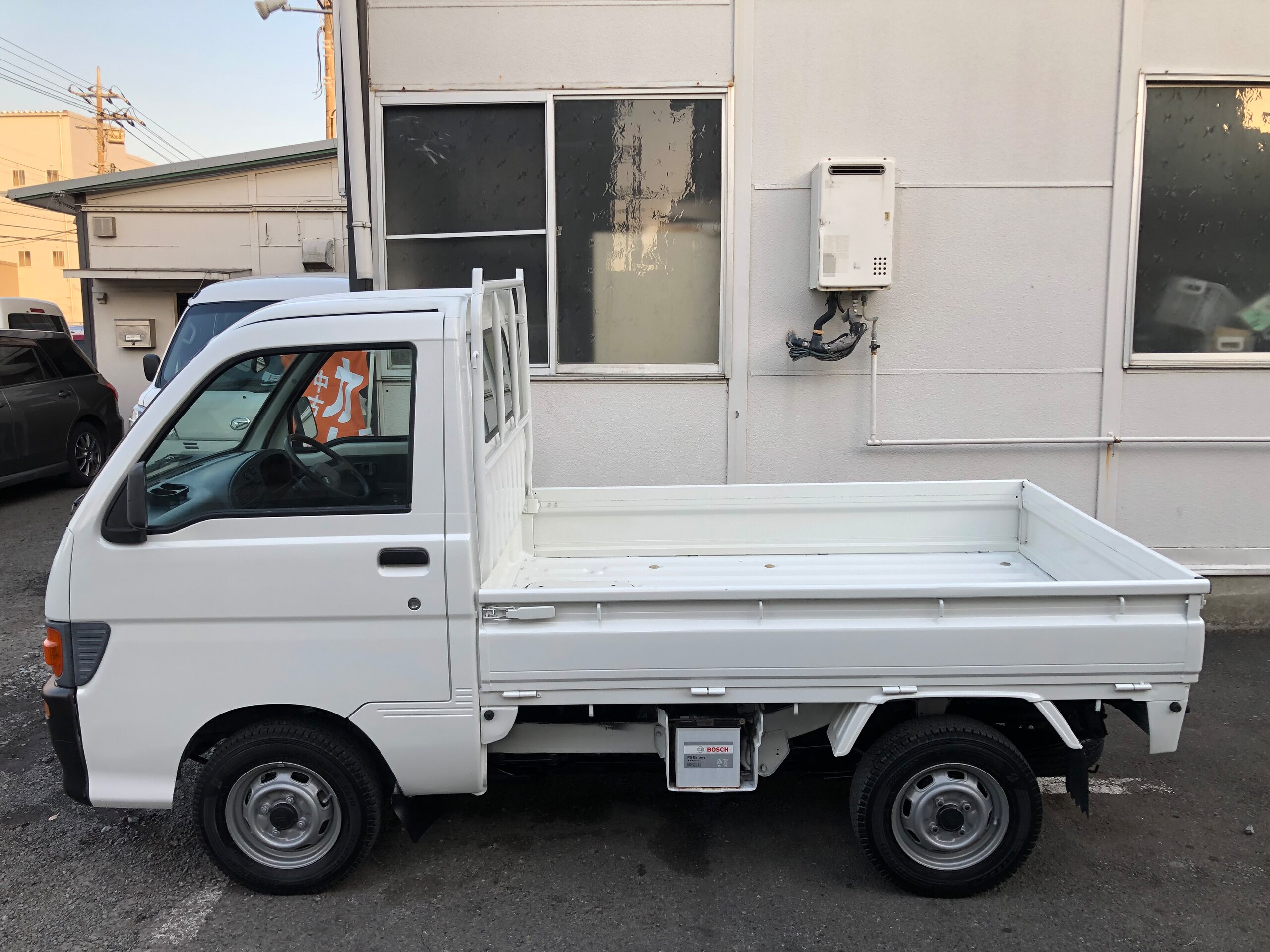 1998 Daihatsu Hijet JDM car for sale — photo 9 of 25