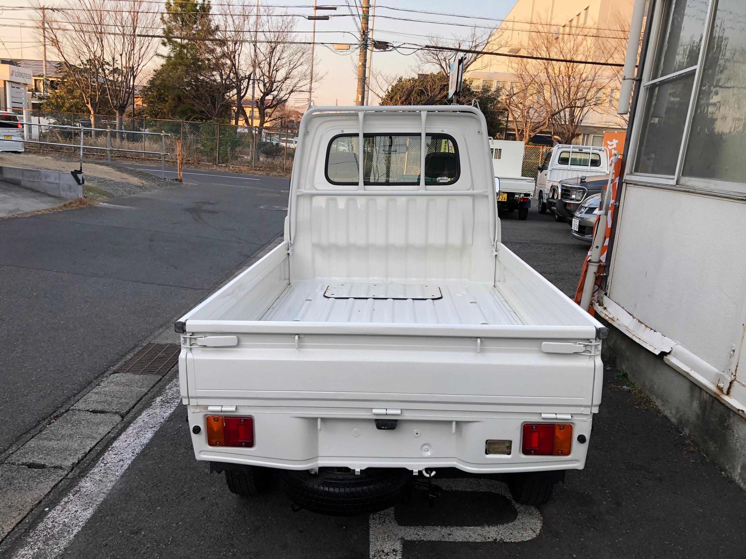 1998 Daihatsu Hijet JDM car for sale — photo 11 of 25