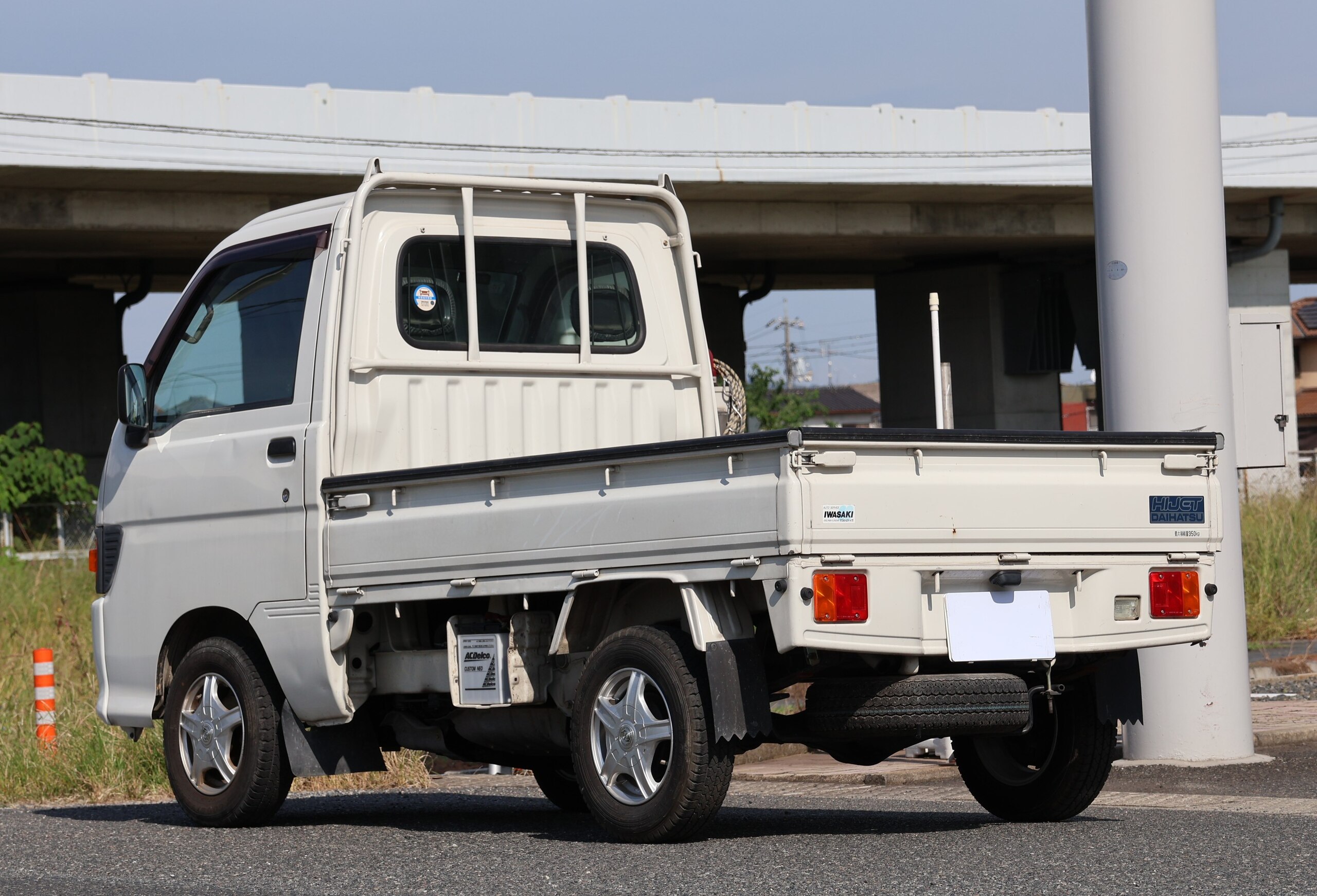 1998 Daihatsu Hijet JDM car for sale — photo 2 of 25