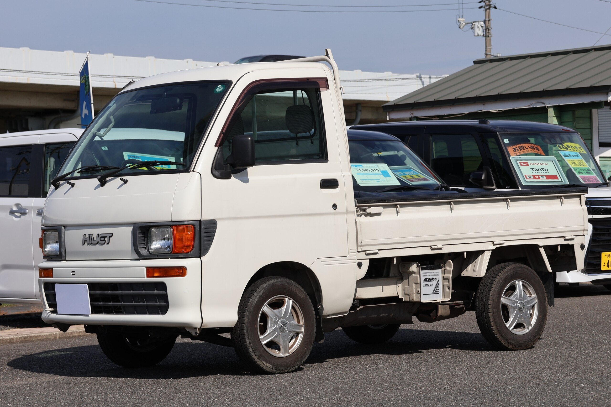 1998 Daihatsu Hijet JDM car for sale — photo 9 of 25