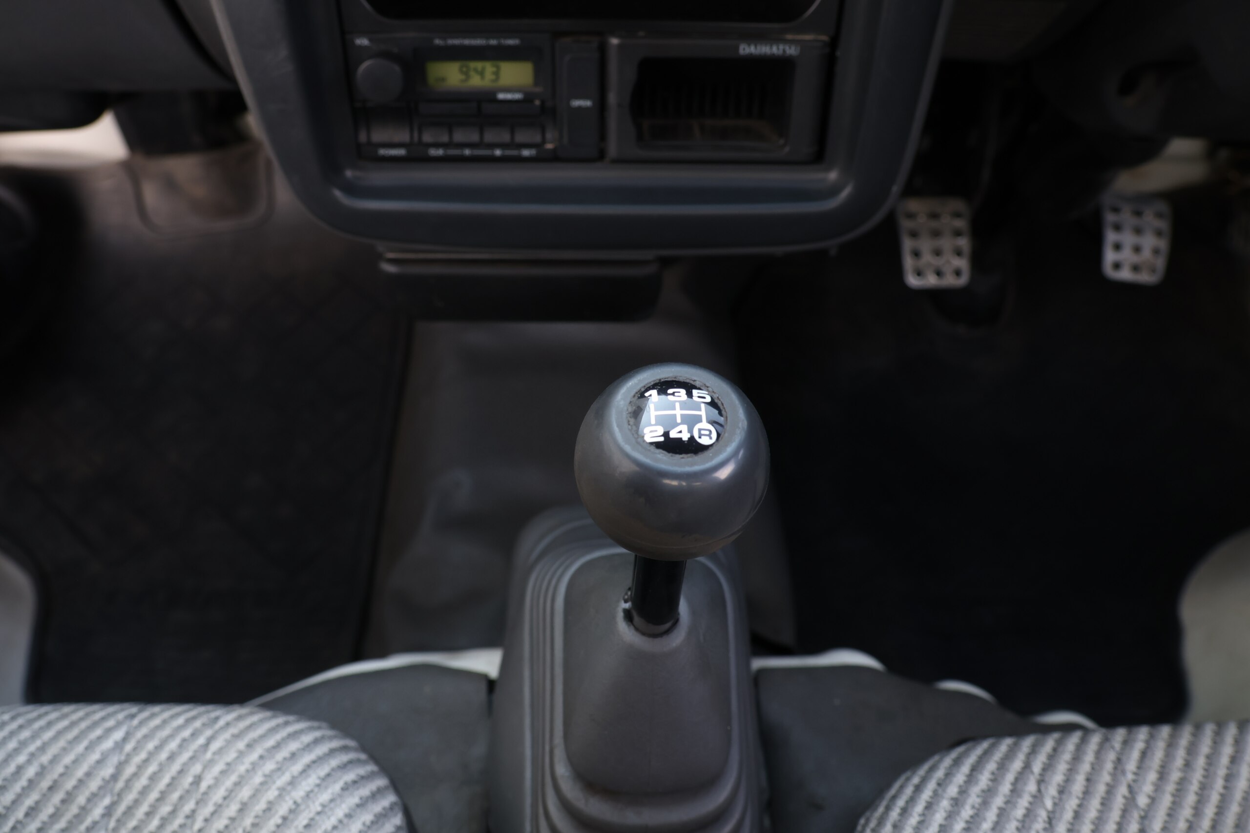 1998 Daihatsu Hijet JDM car for sale — photo 7 of 25