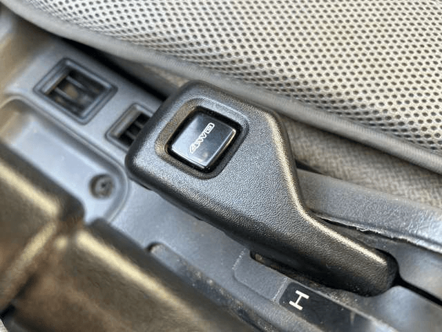 1998 Mitsubishi Minicab JDM car for sale — photo 21 of 23