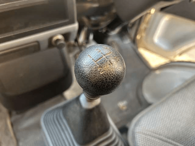 1998 Mitsubishi Minicab JDM car for sale — photo 15 of 23
