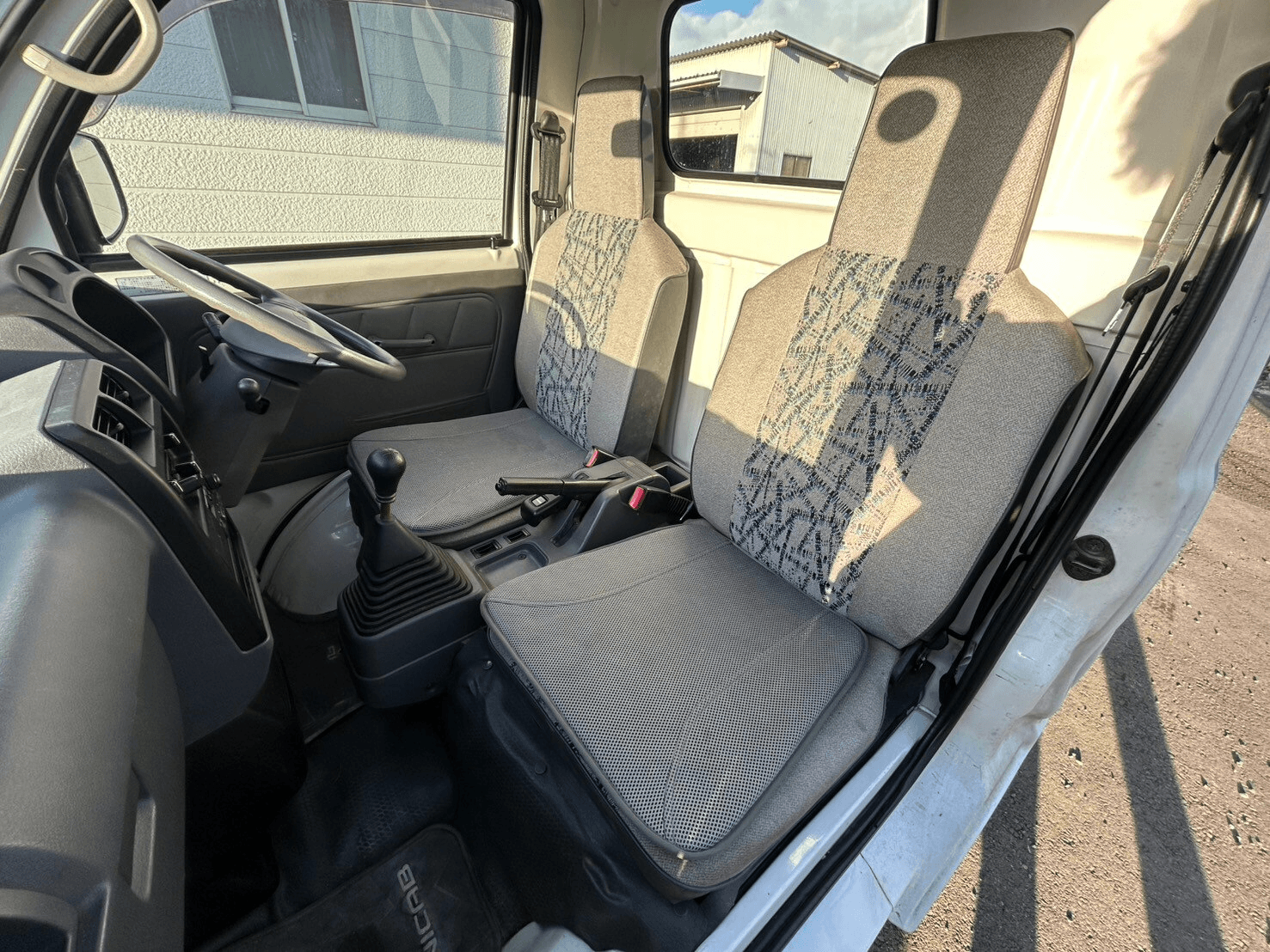 1998 Mitsubishi Minicab JDM car for sale — photo 10 of 23