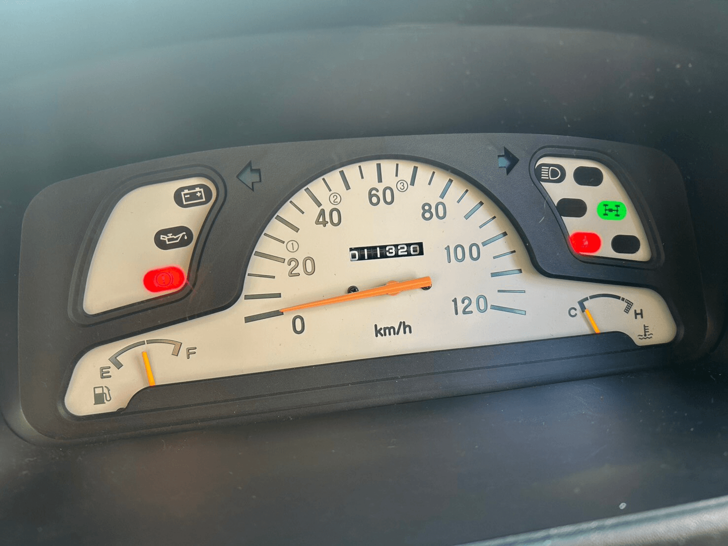 1998 Mitsubishi Minicab JDM car for sale — photo 12 of 23