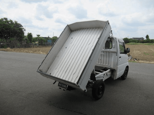 1999 Mitsubishi Minicab JDM car for sale — photo 24 of 25