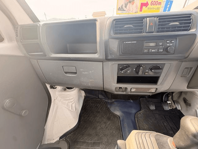 2000 Mitsubishi Minicab JDM car for sale — photo 18 of 25