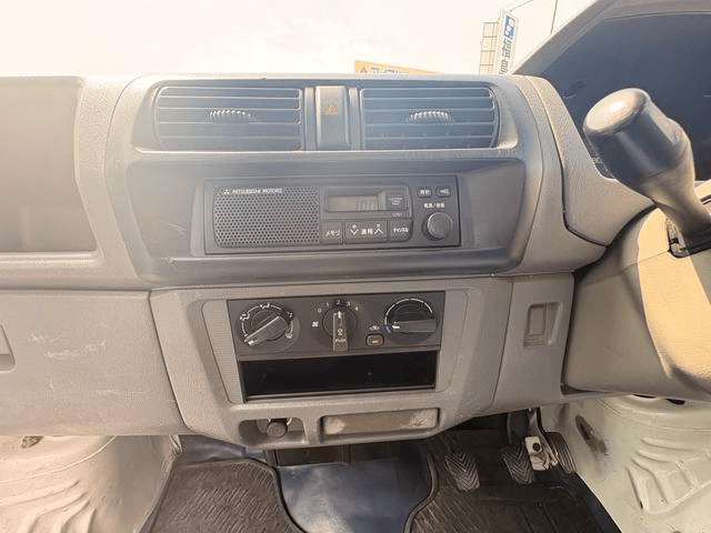 2000 Mitsubishi Minicab JDM car for sale — photo 20 of 25