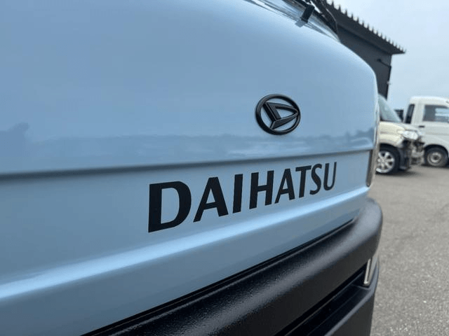 1999 Daihatsu Hijet JDM car for sale — photo 9 of 25