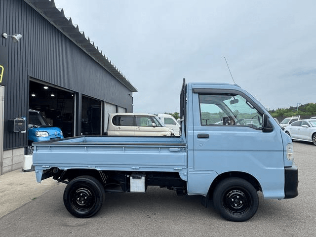 1999 Daihatsu Hijet JDM car for sale — photo 23 of 25
