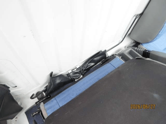2000 Mitsubishi Minicab JDM car for sale — photo 23 of 25