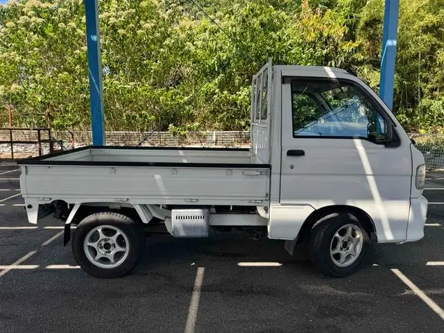 1999 Daihatsu Hijet JDM car for sale — photo 8 of 25
