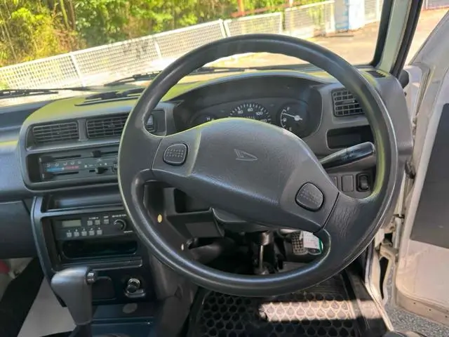 1999 Daihatsu Hijet JDM car for sale — photo 18 of 25