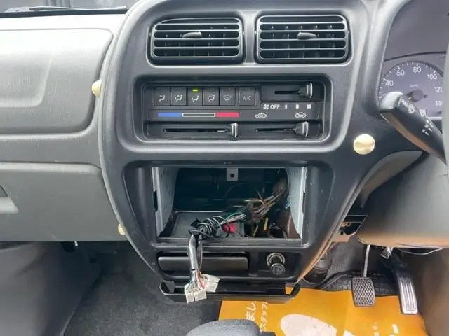 1999 Suzuki Every JDM car for sale — photo 22 of 25