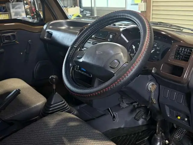 1999 Daihatsu Hijet JDM car for sale — photo 9 of 25