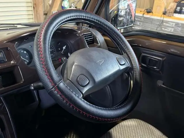 1999 Daihatsu Hijet JDM car for sale — photo 18 of 25