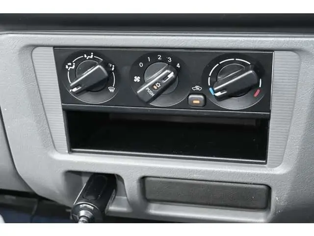 2000 Mitsubishi Minicab JDM car for sale — photo 19 of 25