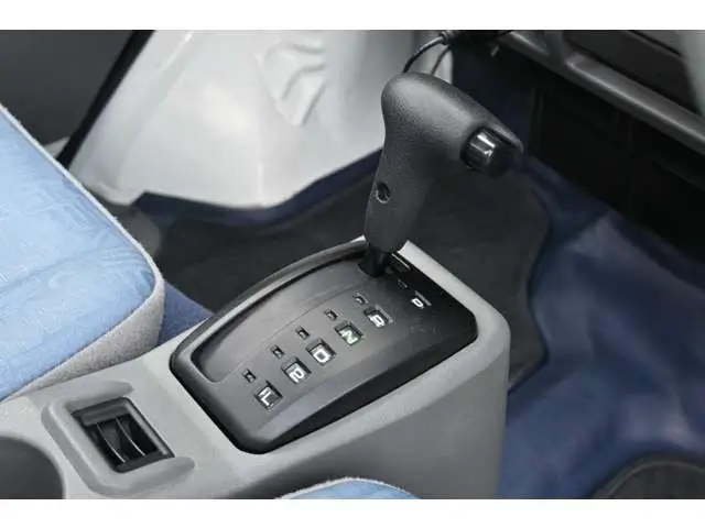 2000 Mitsubishi Minicab JDM car for sale — photo 3 of 25