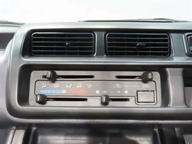 2000 Daihatsu Hijet JDM car for sale — photo 11 of 20