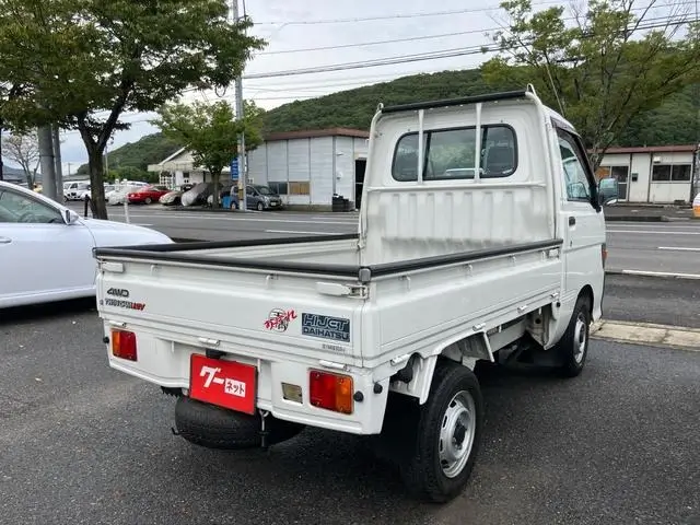 1997 Daihatsu Hijet JDM car for sale — photo 12 of 25