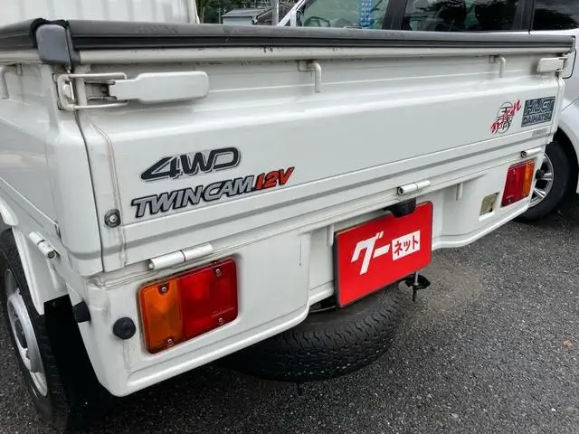 1997 Daihatsu Hijet JDM car for sale — photo 2 of 25