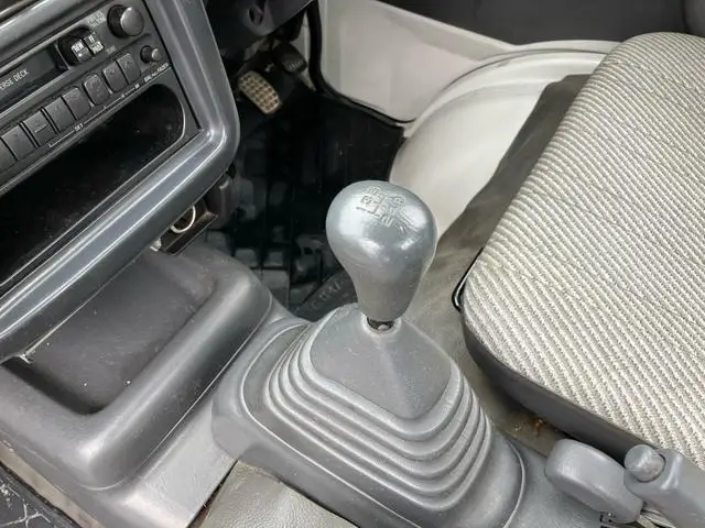 1997 Daihatsu Hijet JDM car for sale — photo 22 of 25