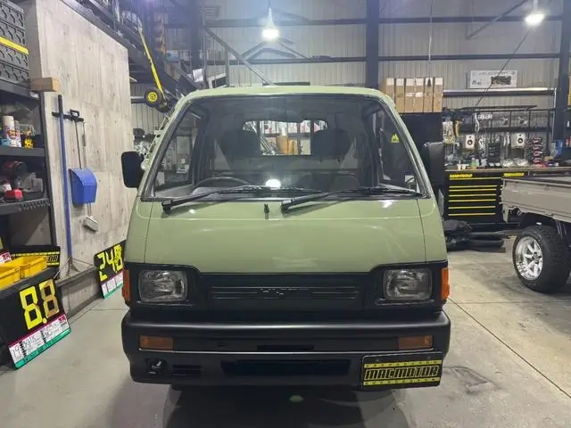 1993 Daihatsu Hijet JDM car for sale — photo 2 of 25