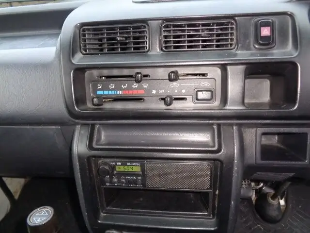 2001 Daihatsu Hijet JDM car for sale — photo 4 of 25