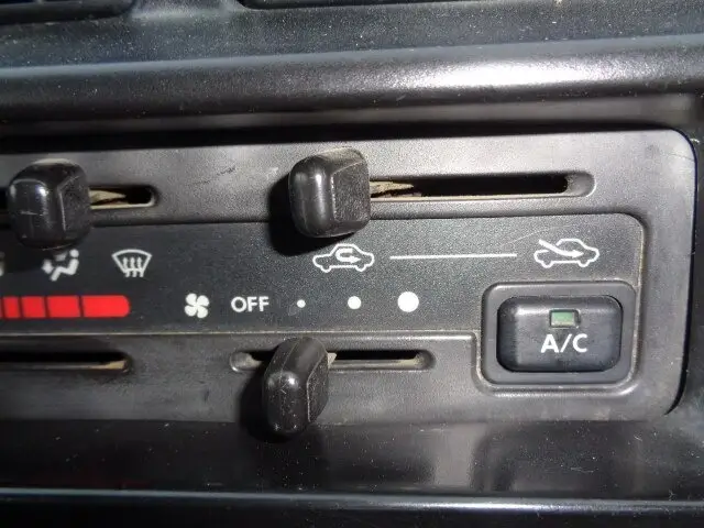 2001 Daihatsu Hijet JDM car for sale — photo 9 of 25