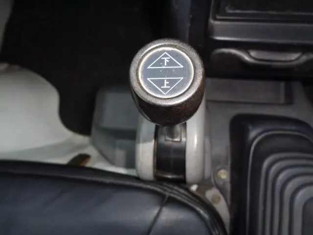 2001 Daihatsu Hijet JDM car for sale — photo 12 of 25