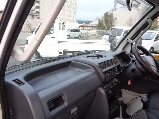 2001 Daihatsu Hijet JDM car for sale — photo 21 of 25
