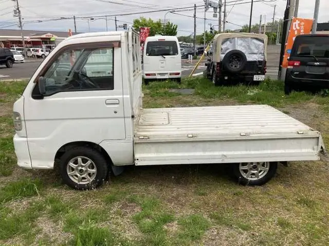 2001 Daihatsu Hijet JDM car for sale — photo 23 of 25
