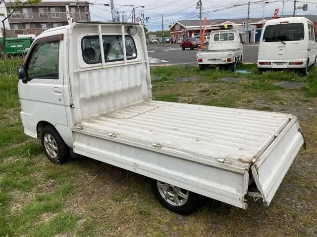 2001 Daihatsu Hijet JDM car for sale — photo 22 of 25