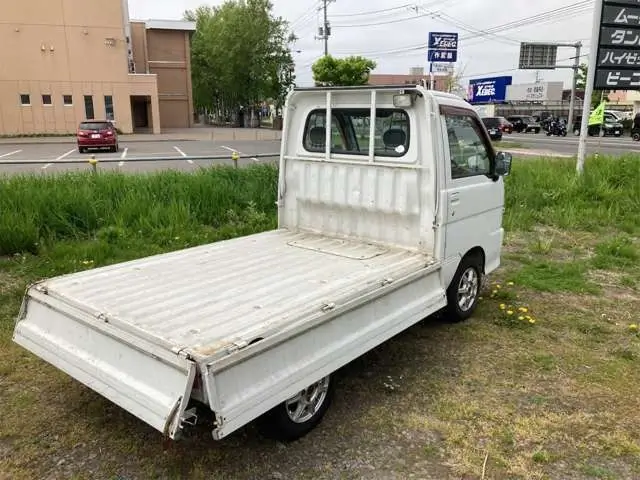 2001 Daihatsu Hijet JDM car for sale — photo 13 of 25