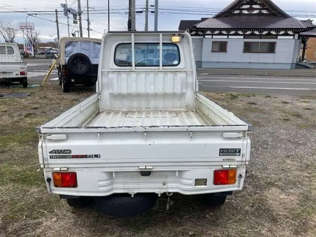 2001 Daihatsu Hijet JDM car for sale — photo 10 of 25