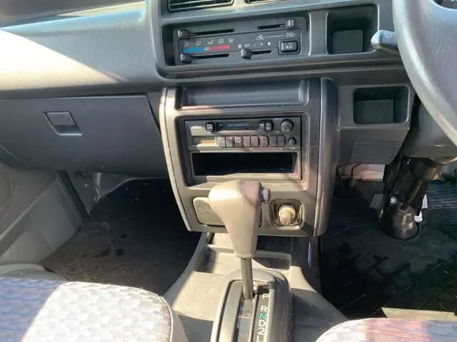 2000 Daihatsu Hijet JDM car for sale — photo 10 of 12