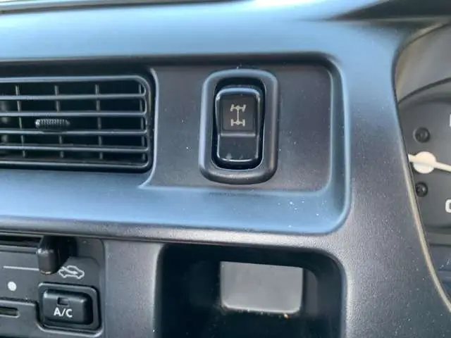 2000 Daihatsu Hijet JDM car for sale — photo 9 of 12