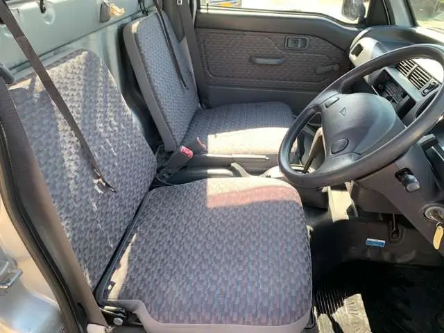 2000 Daihatsu Hijet JDM car for sale — photo 11 of 12